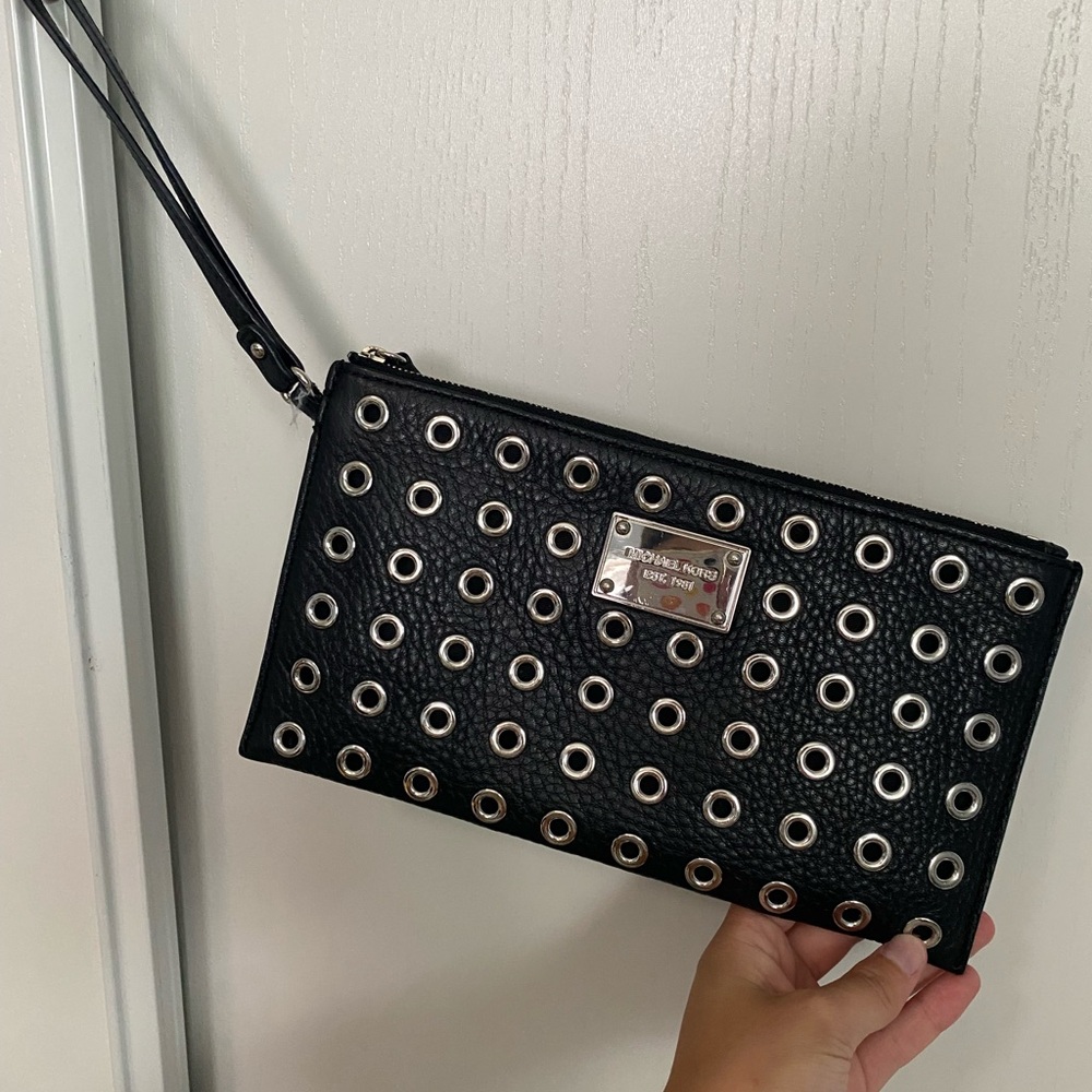 Black Micheal kors wristlet